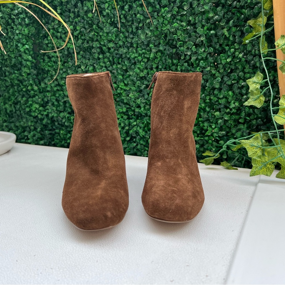 Steve Madden healed ankle bootie. Brand new, never worn size 7.